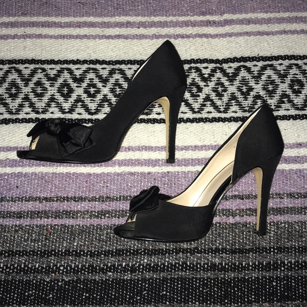 Black bow heels - Picture 2 of 7